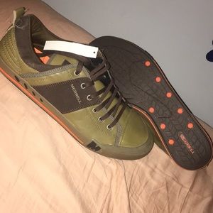 Men’s size 14 merrell sneakers